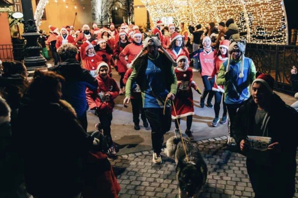 Romania's Sibiu hosts unique Santa-themed “fun run” for charity