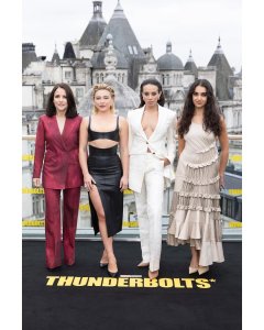 Florence Pugh’s “The Midnight Library” sparks bidding war among major studios
