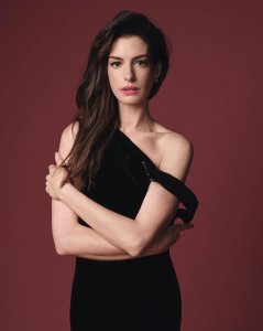 Anne Hathaway marks 25th anniversary of breakthrough Disney role
