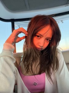 Blackpink’s Lisa makes history with Best Pop award at MTV VMAs