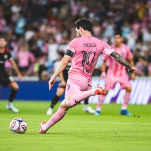Messi scores twice to keep Inter Miami on track for MLS playoffs